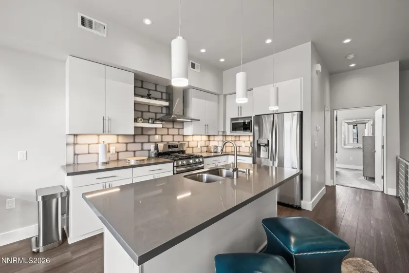 104 High, Reno, Nevada 89502, 1 Bedroom Bedrooms, ,2 BathroomsBathrooms,Residential Lease,Manufactured,High,260002767