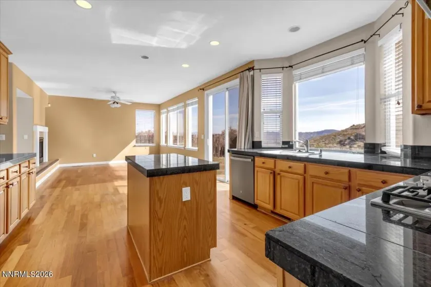 2910 Deer Run, Reno, Nevada 89509, 4 Bedrooms Bedrooms, ,3 BathroomsBathrooms,Residential,Residential,Deer Run,260002725