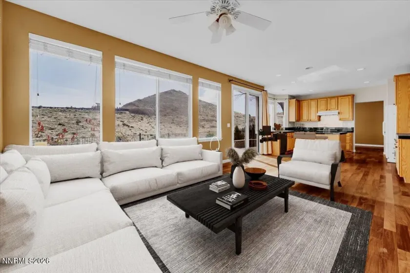 2910 Deer Run, Reno, Nevada 89509, 4 Bedrooms Bedrooms, ,3 BathroomsBathrooms,Residential,Residential,Deer Run,260002725