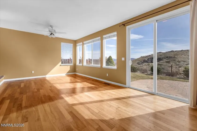 2910 Deer Run, Reno, Nevada 89509, 4 Bedrooms Bedrooms, ,3 BathroomsBathrooms,Residential,Residential,Deer Run,260002725