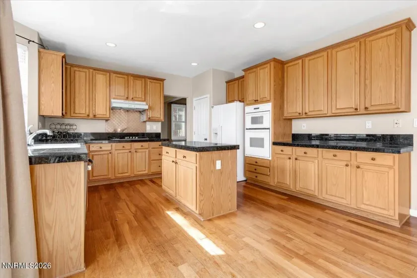 2910 Deer Run, Reno, Nevada 89509, 4 Bedrooms Bedrooms, ,3 BathroomsBathrooms,Residential,Residential,Deer Run,260002725