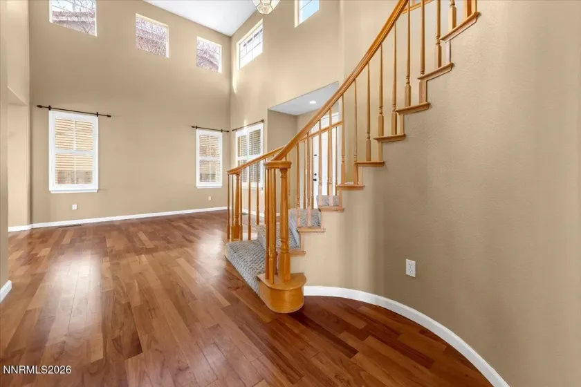 2910 Deer Run, Reno, Nevada 89509, 4 Bedrooms Bedrooms, ,3 BathroomsBathrooms,Residential,Residential,Deer Run,260002725