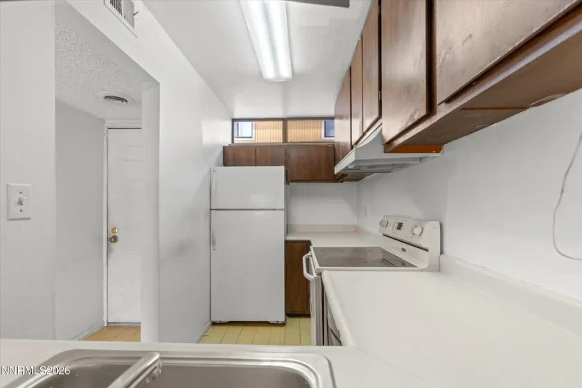 861 Nutmeg, Reno, Nevada 89502, 2 Bedrooms Bedrooms, ,2 BathroomsBathrooms,Residential,Residential,Nutmeg,260002772