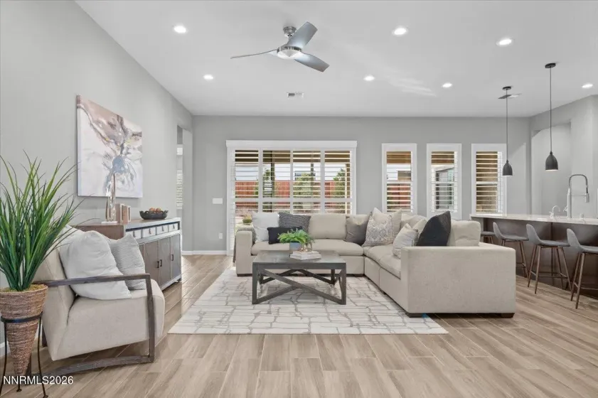 2318 Iron Square, Reno, Nevada 89521, 2 Bedrooms Bedrooms, ,3 BathroomsBathrooms,Residential,Residential,Iron Square,260002777