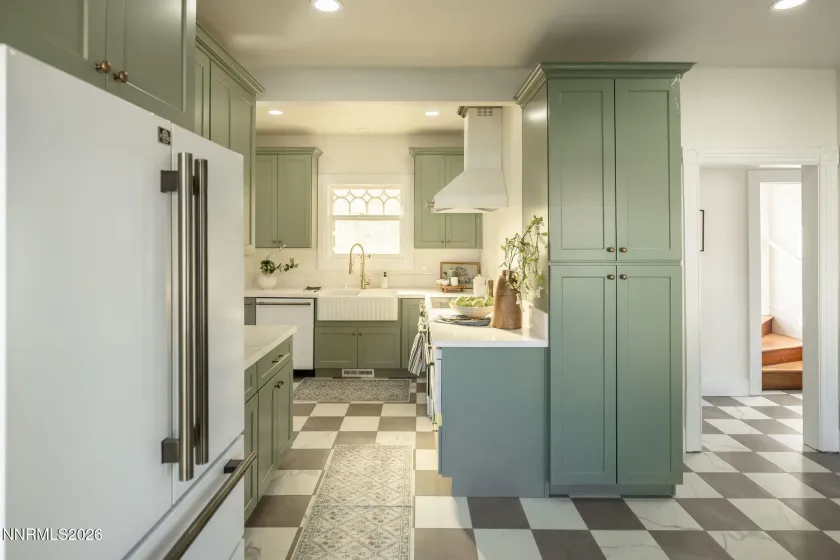 402 Robinson, Carson City, Nevada 89703, 4 Bedrooms Bedrooms, ,3 BathroomsBathrooms,Residential,Residential,Robinson,260002776