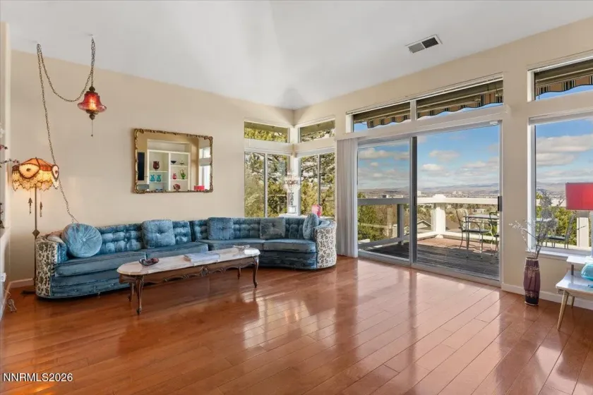 6103 Carriage House, Reno, Nevada 89519, 4 Bedrooms Bedrooms, ,3 BathroomsBathrooms,Residential,Residential,Carriage House,260002792