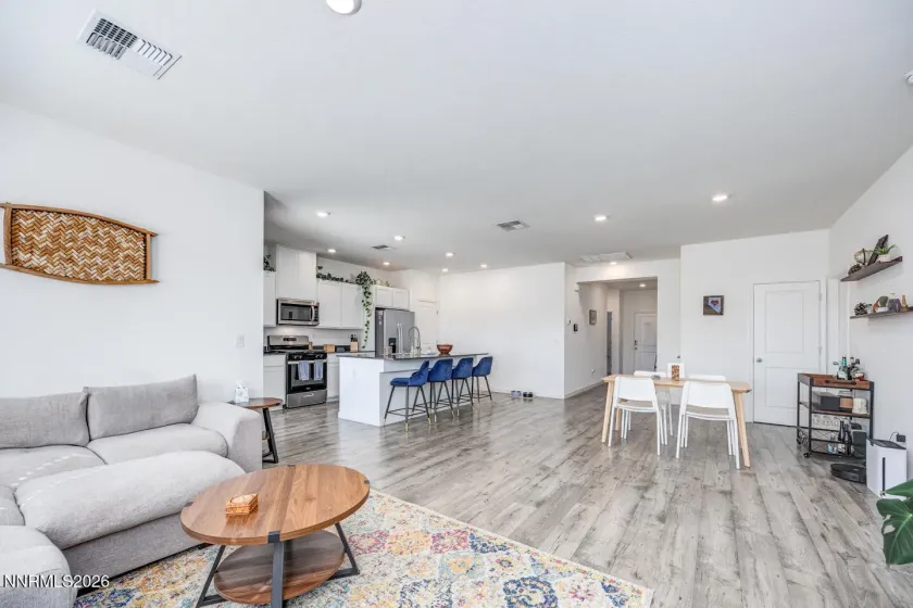 1049 Tamarack, Fallon, Nevada 89406, 3 Bedrooms Bedrooms, ,2 BathroomsBathrooms,Residential,Residential,Tamarack,260002800