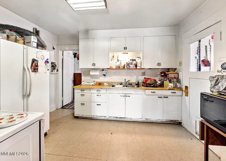 1130 E, Sparks, Nevada 89431, ,Residential Income,Residential,E,260002802