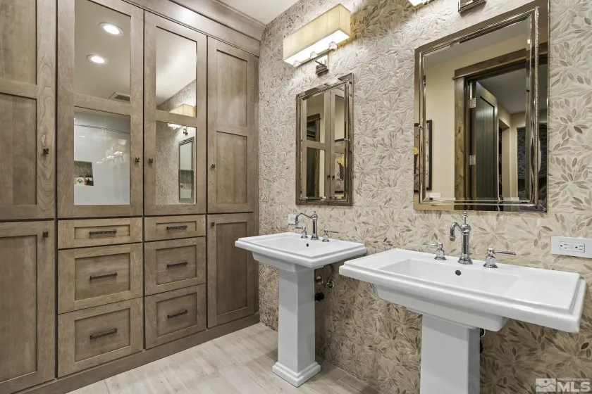 4000 Goodsell, Reno, Nevada 89523, 4 Bedrooms Bedrooms, ,7 BathroomsBathrooms,Residential,Residential,Goodsell,260002804