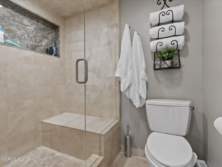 Lower bedroom suite shower