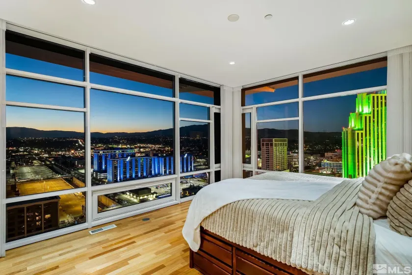 255 Sierra, Reno, Nevada 89501, 3 Bedrooms Bedrooms, ,4 BathroomsBathrooms,Residential,Residential,Sierra,240015042