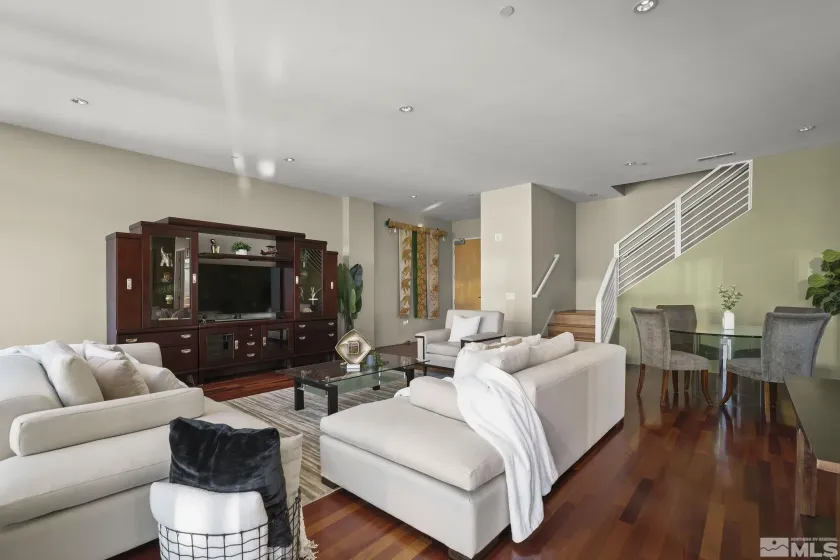 255 Sierra, Reno, Nevada 89501, 3 Bedrooms Bedrooms, ,4 BathroomsBathrooms,Residential,Residential,Sierra,240015042