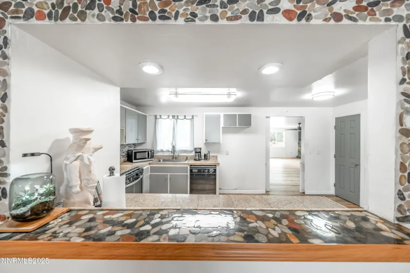 1193 Manhattan, Gardnerville, Nevada 89460, 3 Bedrooms Bedrooms, ,2 BathroomsBathrooms,Residential,Residential,Manhattan,250056653