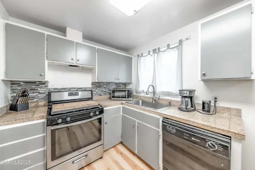 1193 Manhattan, Gardnerville, Nevada 89460, 3 Bedrooms Bedrooms, ,2 BathroomsBathrooms,Residential,Residential,Manhattan,250056653