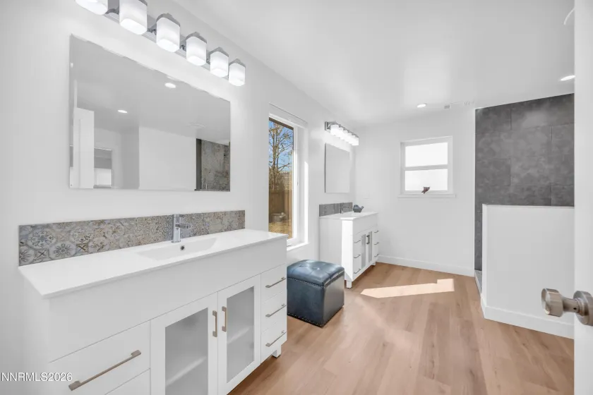 1355 Charles, Reno, Nevada 89509, 4 Bedrooms Bedrooms, ,3 BathroomsBathrooms,Residential,Residential,Charles,260002820