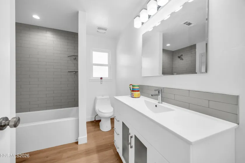 1355 Charles, Reno, Nevada 89509, 4 Bedrooms Bedrooms, ,3 BathroomsBathrooms,Residential,Residential,Charles,260002820