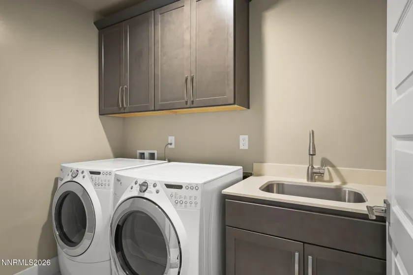 4856 Sierra Pine, Reno, Nevada 89519, 5 Bedrooms Bedrooms, ,5 BathroomsBathrooms,Residential,Residential,Sierra Pine,260002828