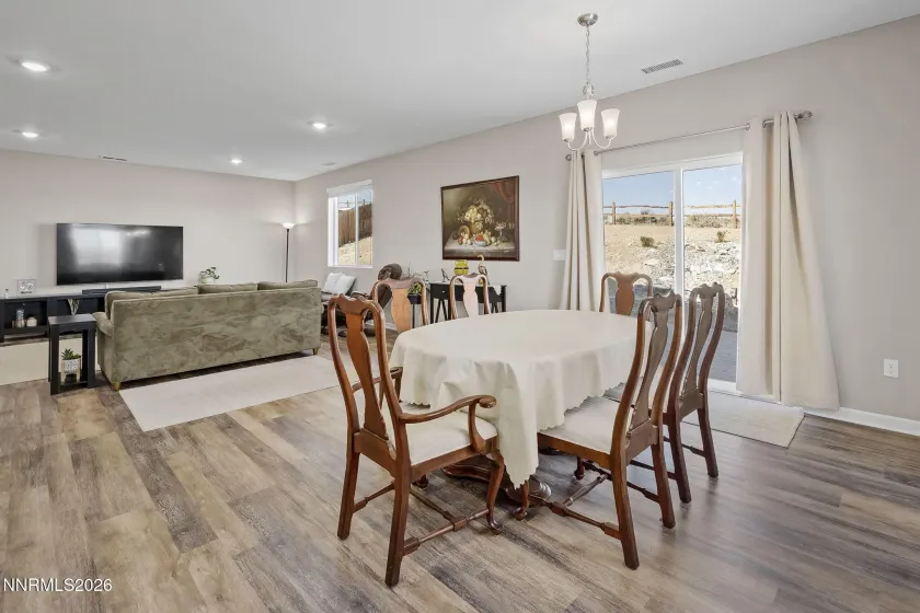 556 Beckwourth, Reno, Nevada 89506, 3 Bedrooms Bedrooms, ,2 BathroomsBathrooms,Residential,Residential,Beckwourth,260002830