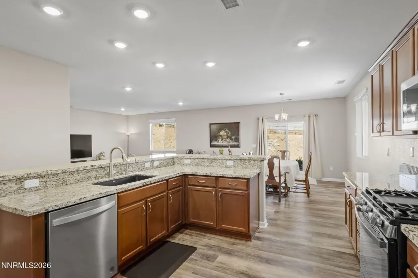 556 Beckwourth, Reno, Nevada 89506, 3 Bedrooms Bedrooms, ,2 BathroomsBathrooms,Residential,Residential,Beckwourth,260002830