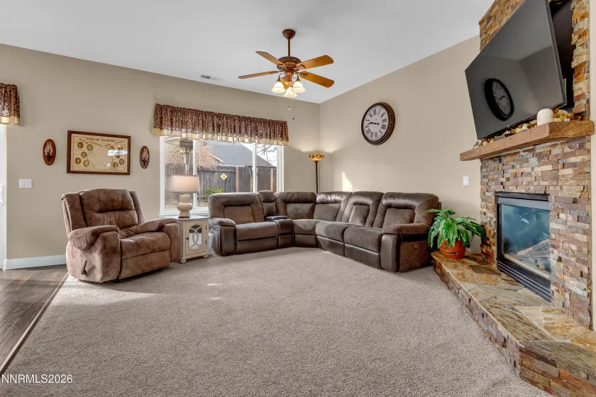 3288 Genil, Sparks, Nevada 89436, 3 Bedrooms Bedrooms, ,2 BathroomsBathrooms,Residential,Residential,Genil,260002835