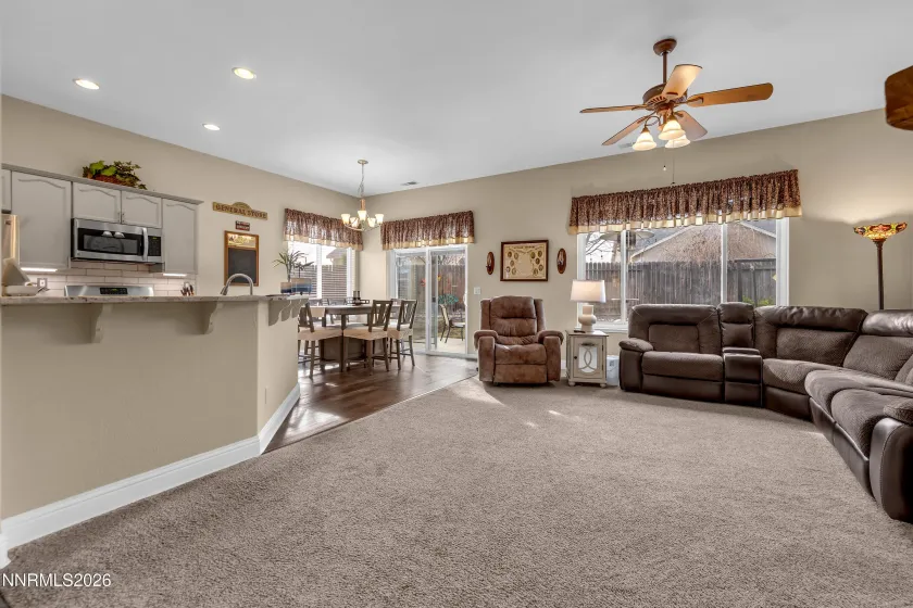 3288 Genil, Sparks, Nevada 89436, 3 Bedrooms Bedrooms, ,2 BathroomsBathrooms,Residential,Residential,Genil,260002835