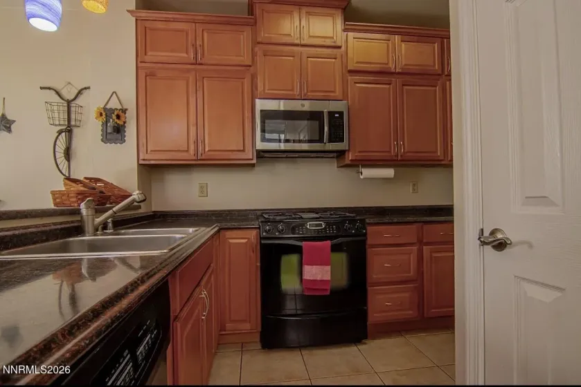4335 Leeward, Reno, Nevada 89502, 2 Bedrooms Bedrooms, ,3 BathroomsBathrooms,Residential,Residential,Leeward,260002836