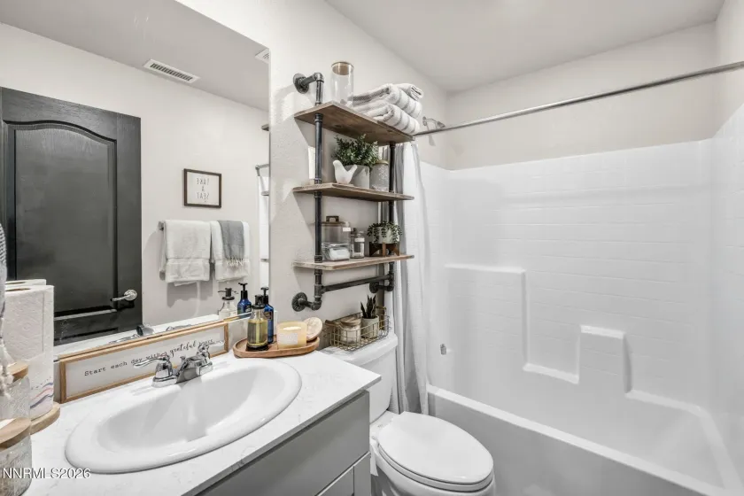 8854 Finnsech, Reno, Nevada 89506, 4 Bedrooms Bedrooms, ,3 BathroomsBathrooms,Residential,Residential,Finnsech,260002845