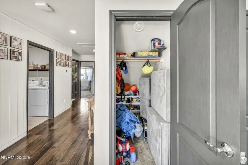 8854 Finnsech, Reno, Nevada 89506, 4 Bedrooms Bedrooms, ,3 BathroomsBathrooms,Residential,Residential,Finnsech,260002845