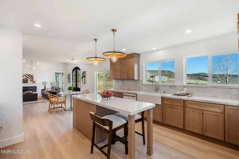 680 Rowe, Sparks, Nevada 89441, 4 Bedrooms Bedrooms, ,3 BathroomsBathrooms,Residential,Residential,Rowe,260002848