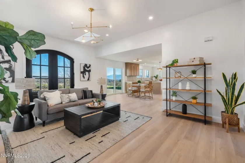 680 Rowe, Sparks, Nevada 89441, 4 Bedrooms Bedrooms, ,3 BathroomsBathrooms,Residential,Residential,Rowe,260002848