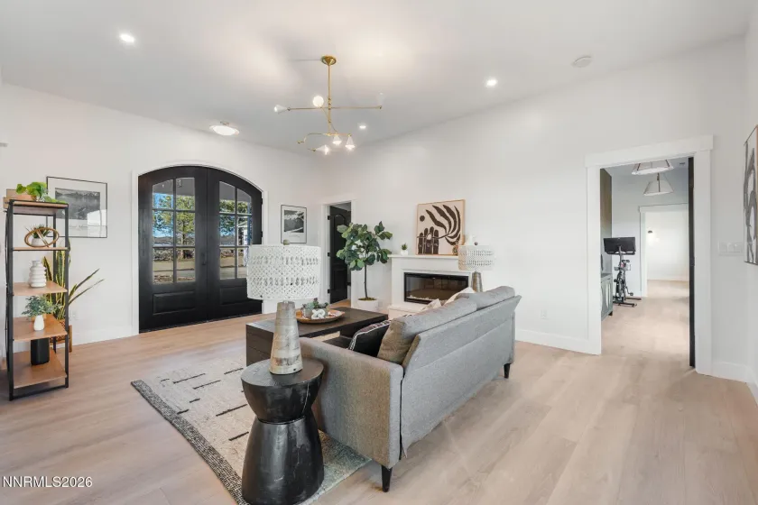 680 Rowe, Sparks, Nevada 89441, 4 Bedrooms Bedrooms, ,3 BathroomsBathrooms,Residential,Residential,Rowe,260002848