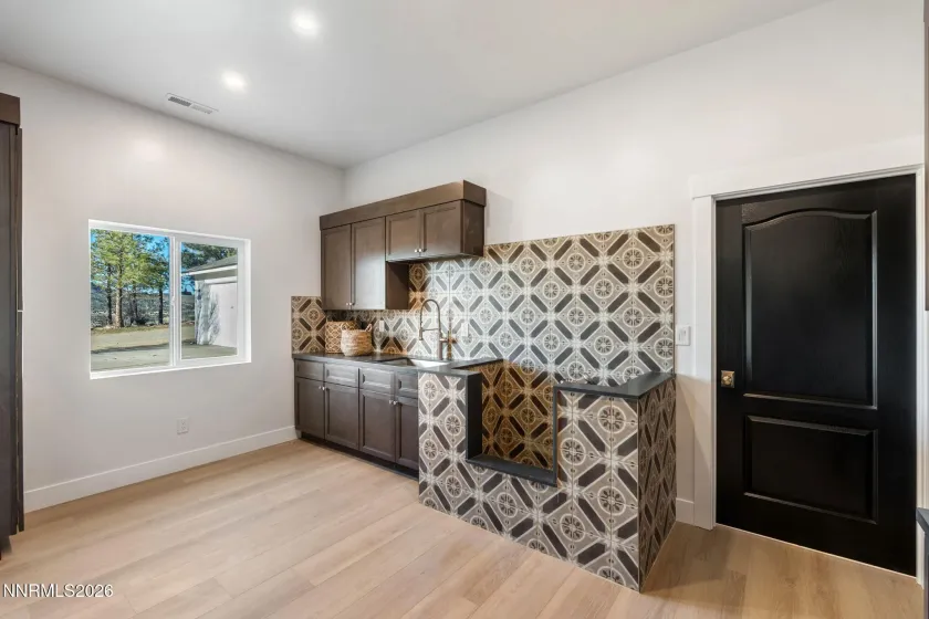 680 Rowe, Sparks, Nevada 89441, 4 Bedrooms Bedrooms, ,3 BathroomsBathrooms,Residential,Residential,Rowe,260002848