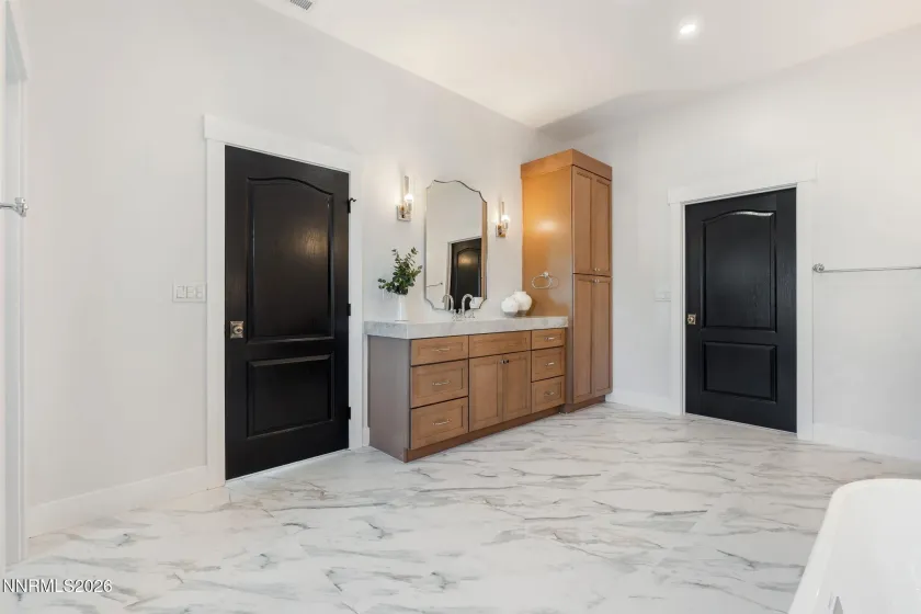 680 Rowe, Sparks, Nevada 89441, 4 Bedrooms Bedrooms, ,3 BathroomsBathrooms,Residential,Residential,Rowe,260002848