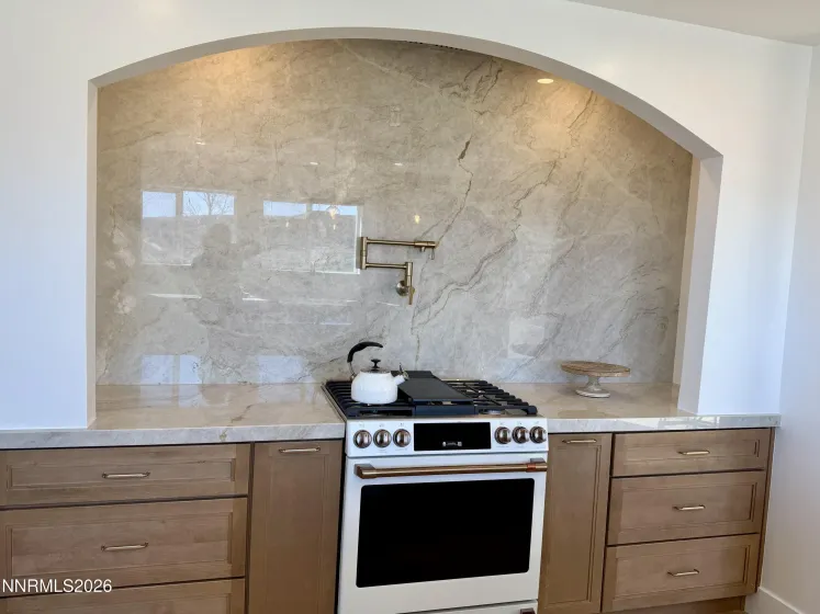 680 Rowe, Sparks, Nevada 89441, 4 Bedrooms Bedrooms, ,3 BathroomsBathrooms,Residential,Residential,Rowe,260002848