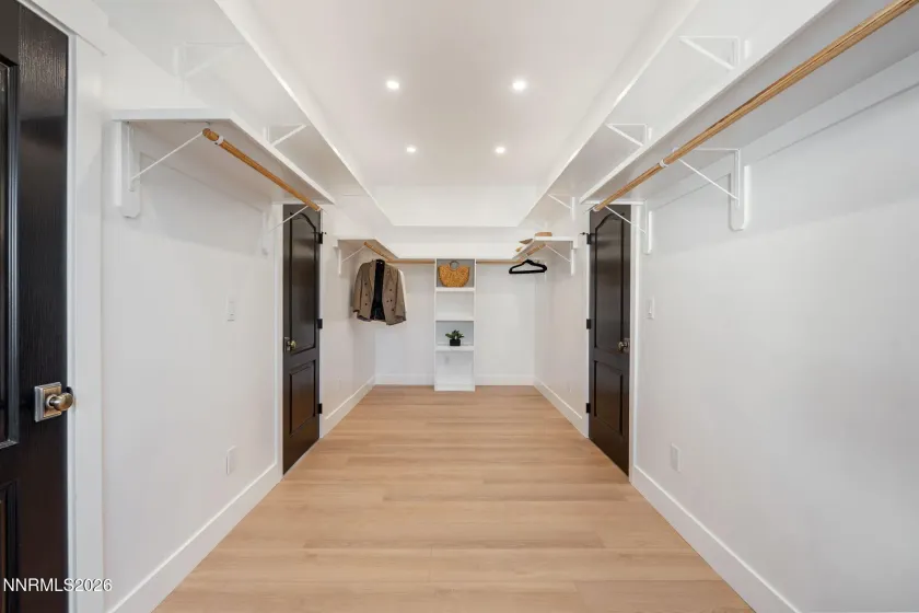 680 Rowe, Sparks, Nevada 89441, 4 Bedrooms Bedrooms, ,3 BathroomsBathrooms,Residential,Residential,Rowe,260002848