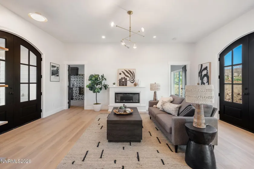 680 Rowe, Sparks, Nevada 89441, 4 Bedrooms Bedrooms, ,3 BathroomsBathrooms,Residential,Residential,Rowe,260002848