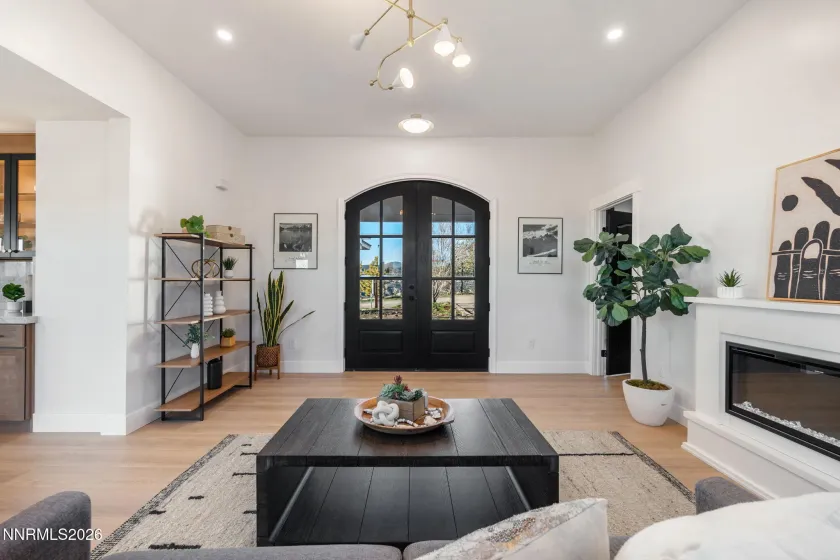 680 Rowe, Sparks, Nevada 89441, 4 Bedrooms Bedrooms, ,3 BathroomsBathrooms,Residential,Residential,Rowe,260002848