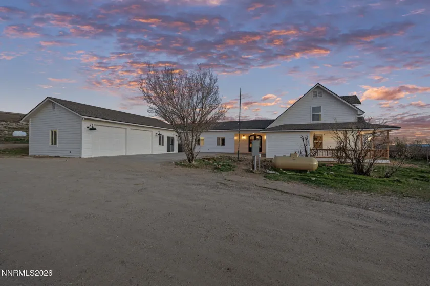 680 Rowe, Sparks, Nevada 89441, 4 Bedrooms Bedrooms, ,3 BathroomsBathrooms,Residential,Residential,Rowe,260002848