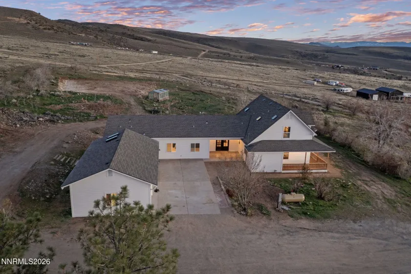 680 Rowe, Sparks, Nevada 89441, 4 Bedrooms Bedrooms, ,3 BathroomsBathrooms,Residential,Residential,Rowe,260002848
