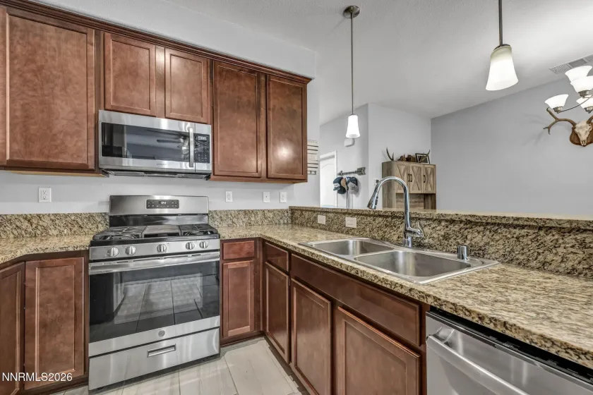 974 End, Carson City, Nevada 89701, 2 Bedrooms Bedrooms, ,3 BathroomsBathrooms,Residential,Residential,End,260002860