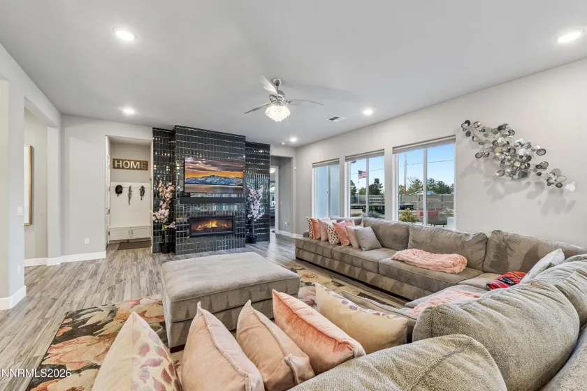 1213 Crawford Crk, Reno, Nevada 89521, 3 Bedrooms Bedrooms, ,3 BathroomsBathrooms,Residential,Residential,Crawford Crk,260002863