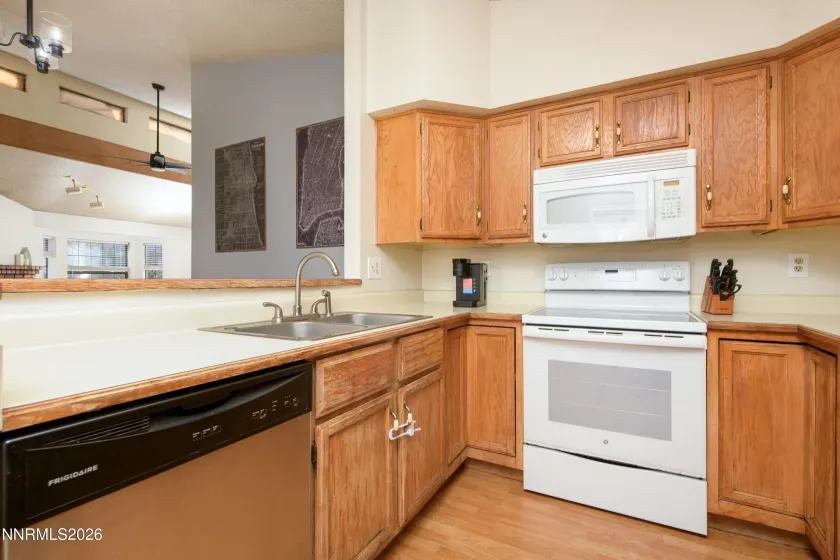 1352 Leonard, Gardnerville, Nevada 89460, 3 Bedrooms Bedrooms, ,2 BathroomsBathrooms,Residential,Residential,Leonard,260002862