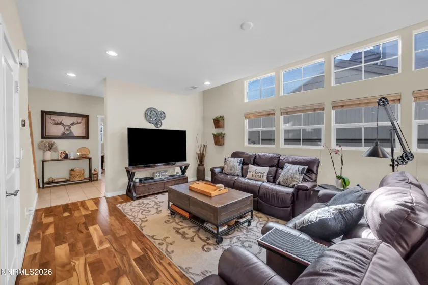 1180 Fairway Vista, Sparks, Nevada 89436, 2 Bedrooms Bedrooms, ,3 BathroomsBathrooms,Residential,Residential,Fairway Vista,260002872