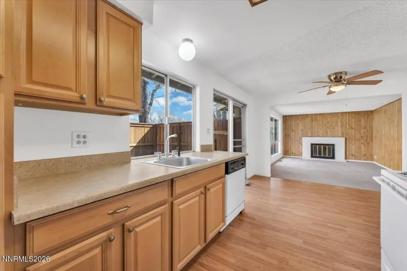 909 Mesa Ridge, Sparks, Nevada 89434, 2 Bedrooms Bedrooms, ,1 BathroomBathrooms,Residential,Residential,Mesa Ridge,260002864