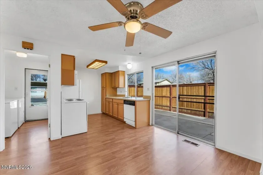 909 Mesa Ridge, Sparks, Nevada 89434, 2 Bedrooms Bedrooms, ,1 BathroomBathrooms,Residential,Residential,Mesa Ridge,260002864