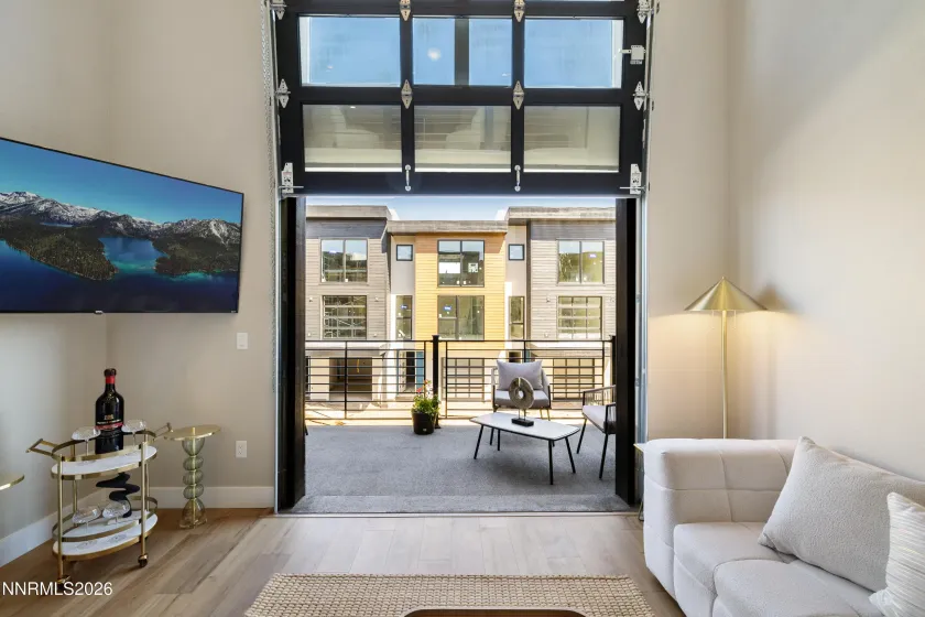 3812 Lakeside, Reno, Nevada 89509, 3 Bedrooms Bedrooms, ,4 BathroomsBathrooms,Residential,Residential,Lakeside,260002869