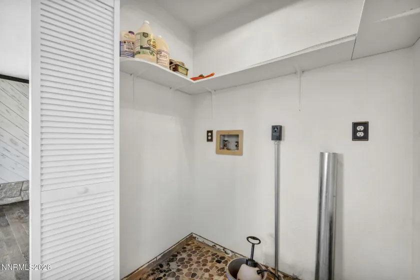 1835 Lousetown, Reno, Nevada 89521, 3 Bedrooms Bedrooms, ,2 BathroomsBathrooms,Residential,Residential,Lousetown,260002870