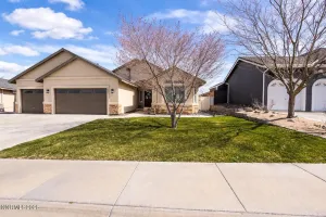1037 Pepper, Fernley, Nevada 89408, 3 Bedrooms Bedrooms, ,2 BathroomsBathrooms,Residential,Residential,Pepper,260002881