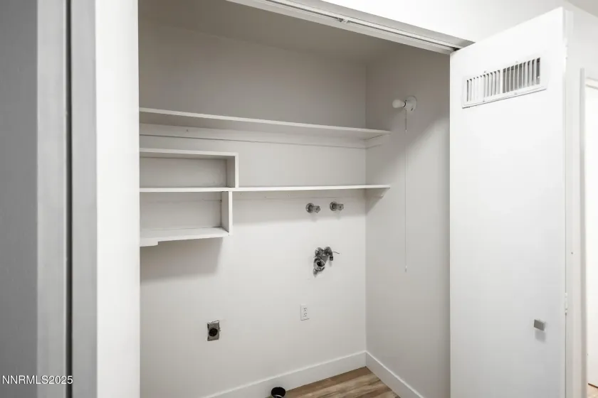 129 Smithridge, Reno, Nevada 89502, 2 Bedrooms Bedrooms, ,2 BathroomsBathrooms,Residential,Residential,Smithridge,250058454