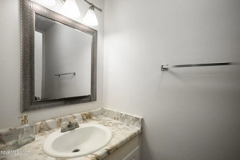 129 Smithridge, Reno, Nevada 89502, 2 Bedrooms Bedrooms, ,2 BathroomsBathrooms,Residential,Residential,Smithridge,250058454